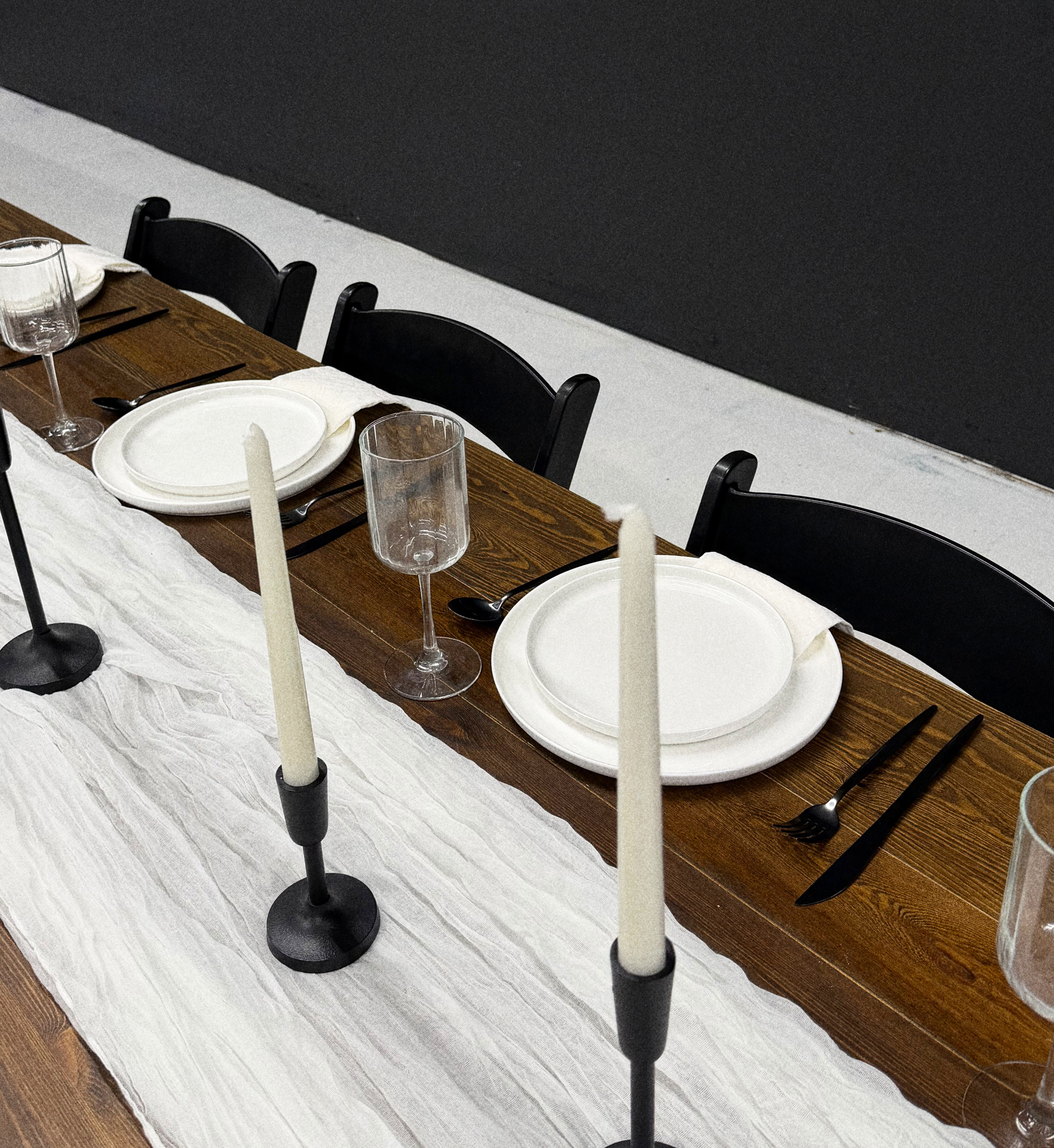 Rustic Farmhouse Table thumbnail 4