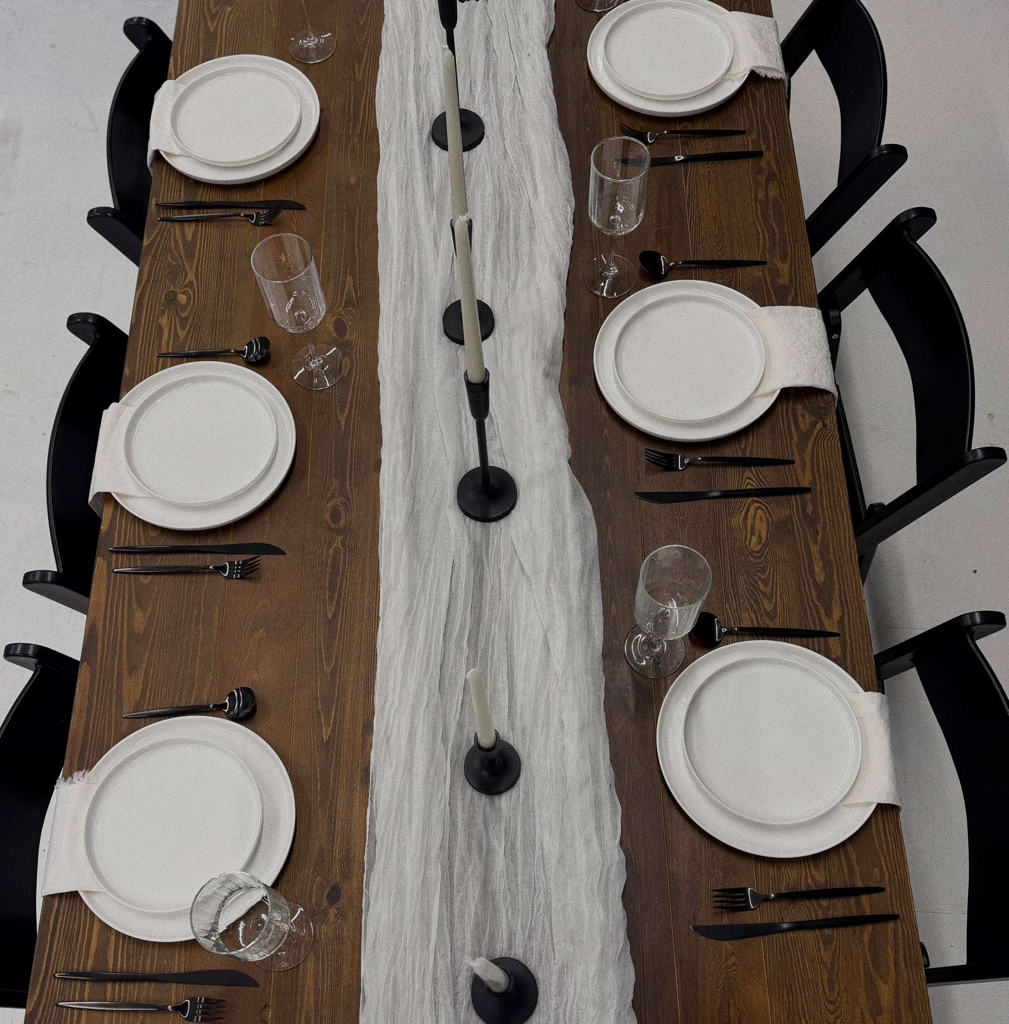 Rustic Farmhouse Table thumbnail 3